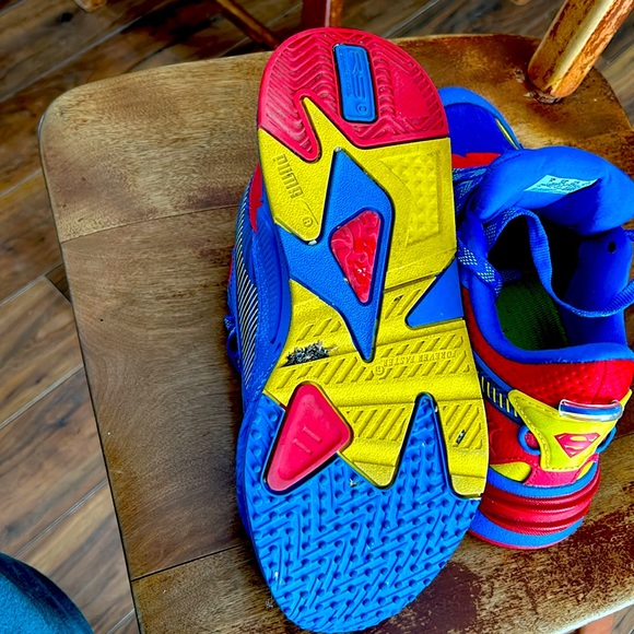 Puma Superman shoes. Size 6 - Picture 7 of 8